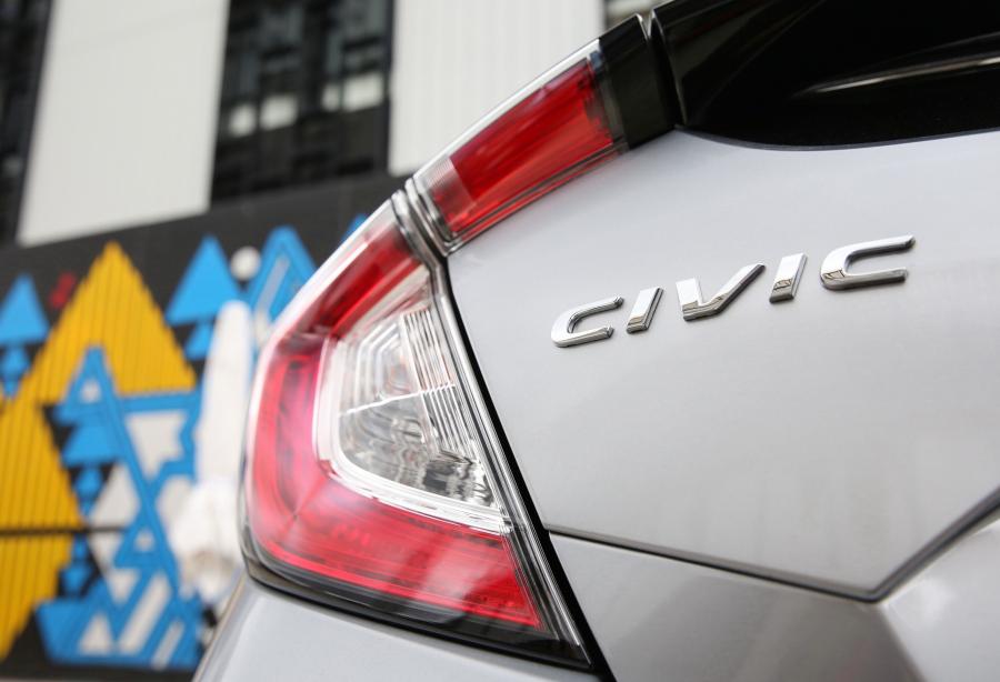 Логотип Honda Civic VTi-L Hatchback 2017 года  (AU) (фото 27 из 40)